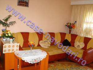 De vanzare apartament 3 camere Navodari