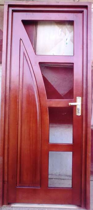 Usi inerior si exterior