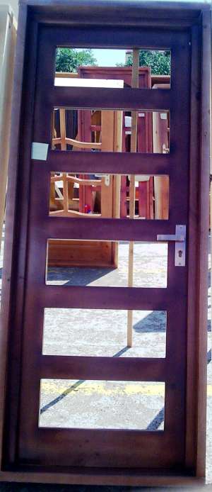 Usi inerior si exterior