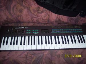 YAMAHA DX 21