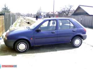 Vand ford fiesta an 1998, inmatriculata in 2009, 125000 Km, culoare albastra, consum 5% motor 1299, 