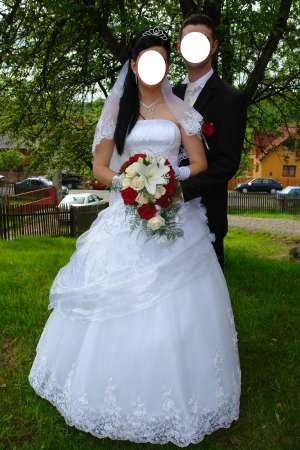 Vand rochie de mireasa superba