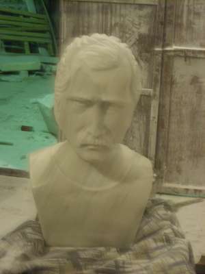 execut statui .busturi , sculpturi marmura monumente funerare etc