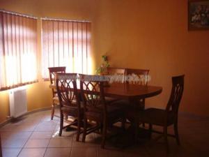 VANZARE VILA LUX PRELUNGIREA GHENCEA