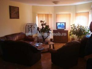 VANZARE VILA LUX PRELUNGIREA GHENCEA
