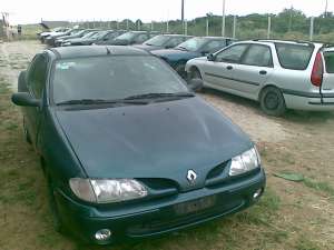 dezmembrez renault megane coupe 1600