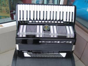 vind acordeon weltmeister s4 nou nou