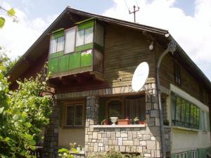 Comarnic,  casa 3 camere,  bucatarie,  crama!!!