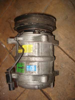 vand piese volvo V40 si S40