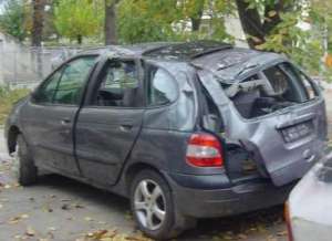 dezmembrez renault scenic 2