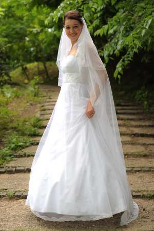 vand rochie mireasa
