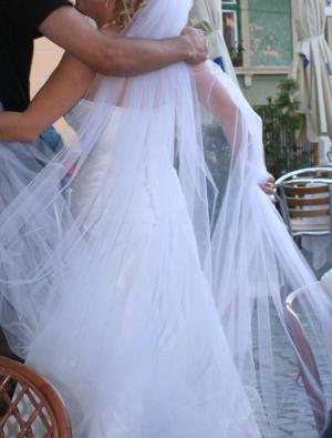 inchiriez rochie de miresa