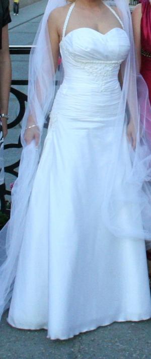 inchiriez rochie de miresa