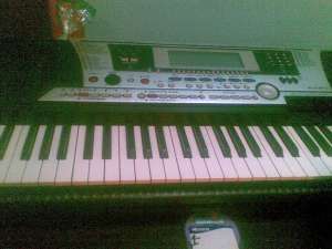 Vand yamaha psr 550 aproape noua