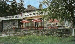 BANCHETE PENTRU ELEVI LA SINAIA