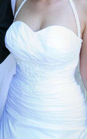 Culoare: alb
  Stil rochie de mireasă: rochi...