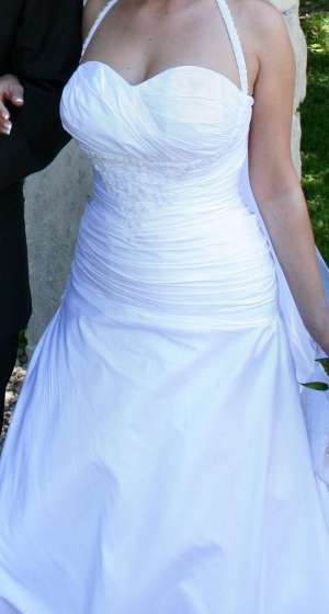 Culoare: alb
  Stil rochie de mireasă: rochi...