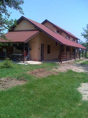 Casa,       structura pe lemn,       parter plus mansarda,    ...