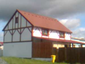 Vand casa cu 8000 mp teren intravilan de construct...