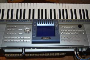 vand urgent clapa YAMAHA PSR 1500 stare buna de fu...