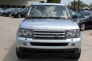 Acest RANGE ROVER este in conditii perfecte. Am mu...