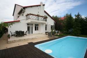 VILA CU PISCINA (P+1) - 5 camere
Suprafata constr...