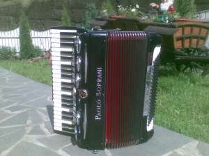 vand sau schimb acordeon Paolo Soprani cu yamaha t...