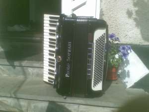 vand sau schimb acordeon Paolo Soprani cu yamaha t...