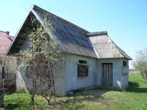 Vand casa cu 3 camere si mansarda in rosu,  drum a...