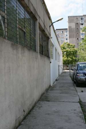 Zona Mihai Bravu satatia Petrom Miraj ,  SC vinde ...