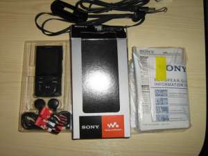 Vand MP4- SONY (4GB ; inregistrare audio , radio F...