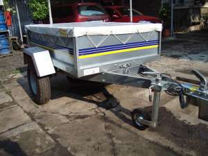 vand urgent remorca 500kg aproape noua an fabricat...