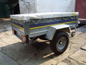 vand urgent remorca 500kg aproape noua an fabricat...