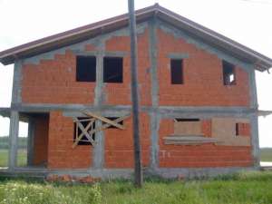 Constructii de case la rosu,   case la cheie [Case ...