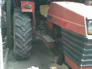 vand tractor U533 an 1995 un sigur propietar cu plug 2 brazde,  disc,  si remorca 3, 5 tone cu un si