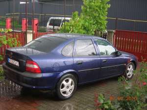 VAND Opel Vectra B an 1997 stare buna de functionare,    dotari :airbag sofer,    geamuri elecrice f