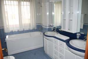 CAMERE IN REGIM HOTELIER