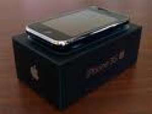 Apple iPhone 3G S (Speed) Quadband 3G HSDPA GPS Unlocked Phone (SIM Free)