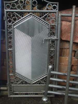 VAND DOUA POARTI PE ROLE DIN INOX SI PANOURI PT. GARD DIN INOX