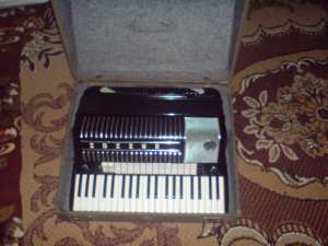 Vand sau schimb cu orga hohner electravox n