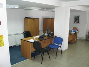 Inchiriez spatiu comercial fost sediu banca