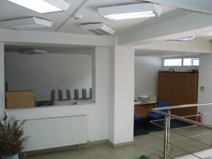 Inchiriez spatiu comercial fost sediu banca