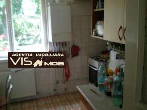 Vand apartament cu 4 camere in Onesti