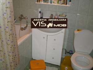 Vand apartament cu 4 camere in Onesti