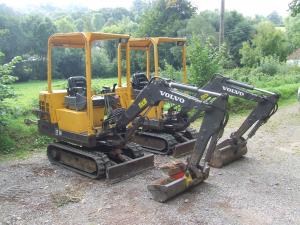 MINIEXCAVATOR VOLVO + INCARCATOR AUSA