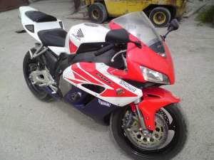 HONDA CBR 1000RR  FIREBLADE