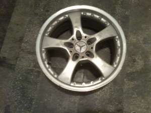 Vand jenti Mercedes