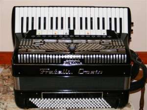 V�nd/Schimb acordeon profesional!