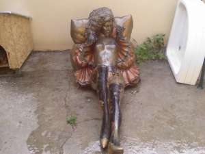 statueta in marime naturala