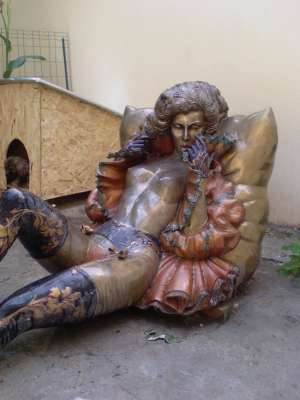 statueta in marime naturala
